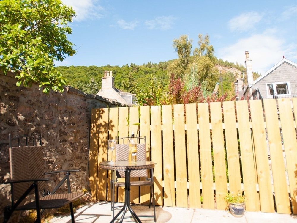 Glenernan Self Catering Cottages Балатър Екстериор снимка