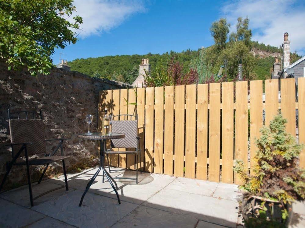 Glenernan Self Catering Cottages Балатър Екстериор снимка